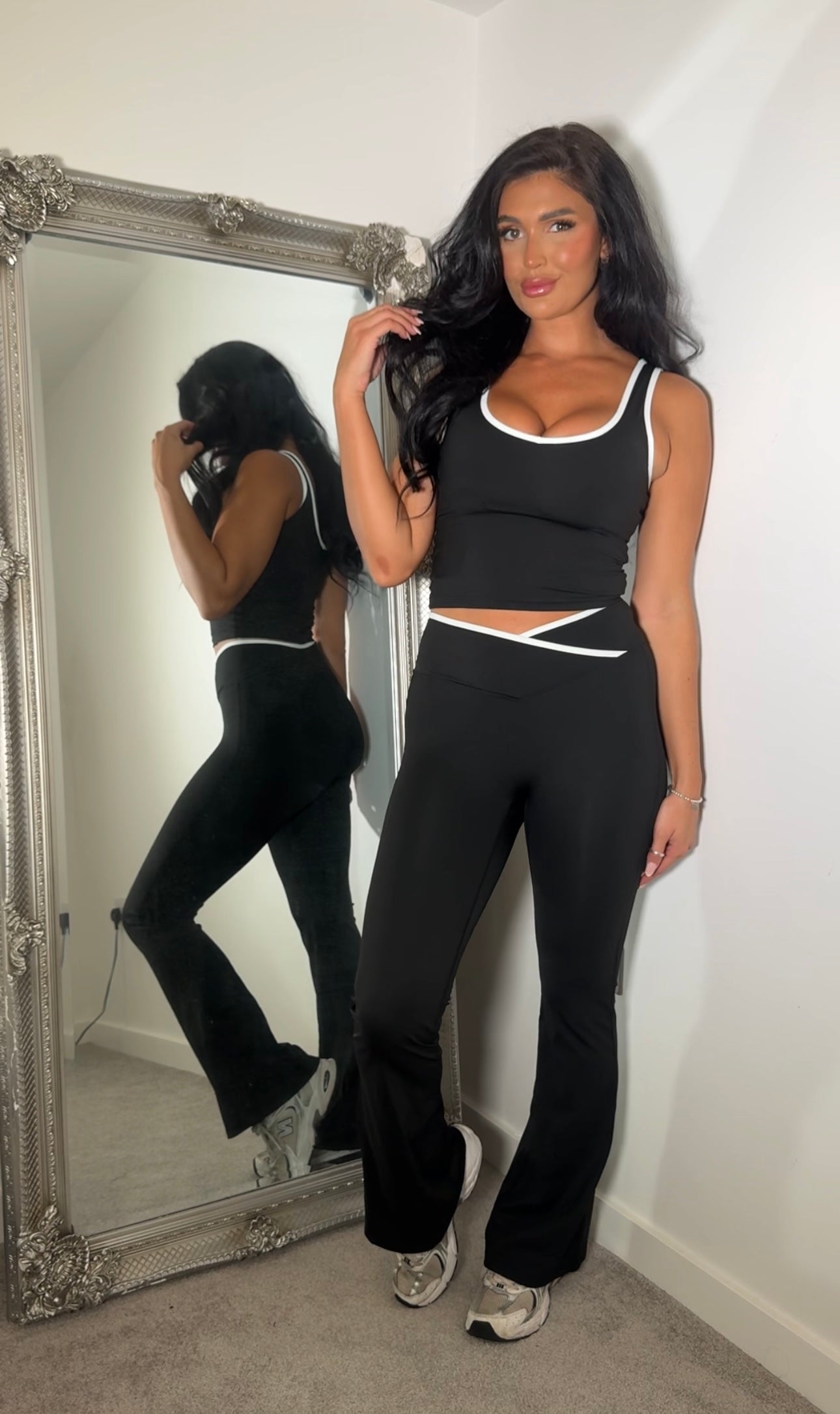 Contrast Edge Flared Gym Set