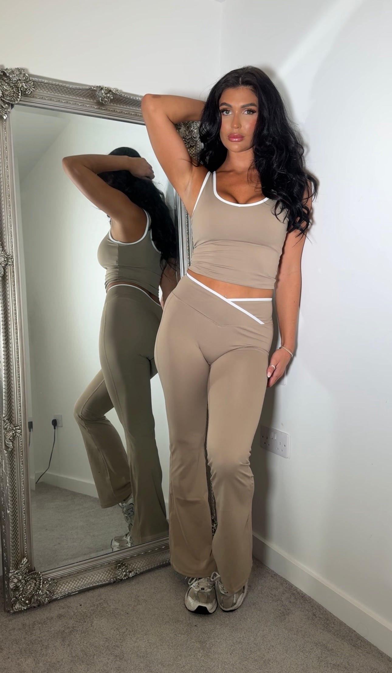 Contrast Edge Flared Gym Set