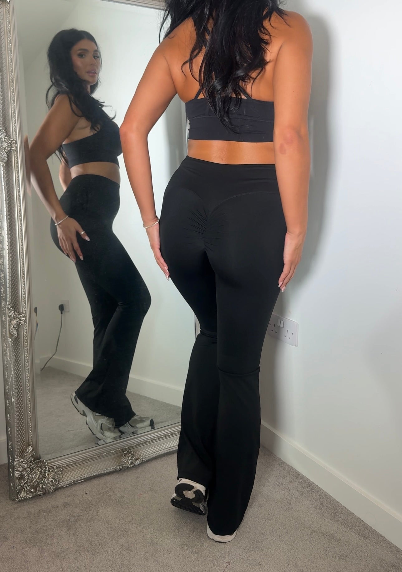 Sculpted Flared Leggings